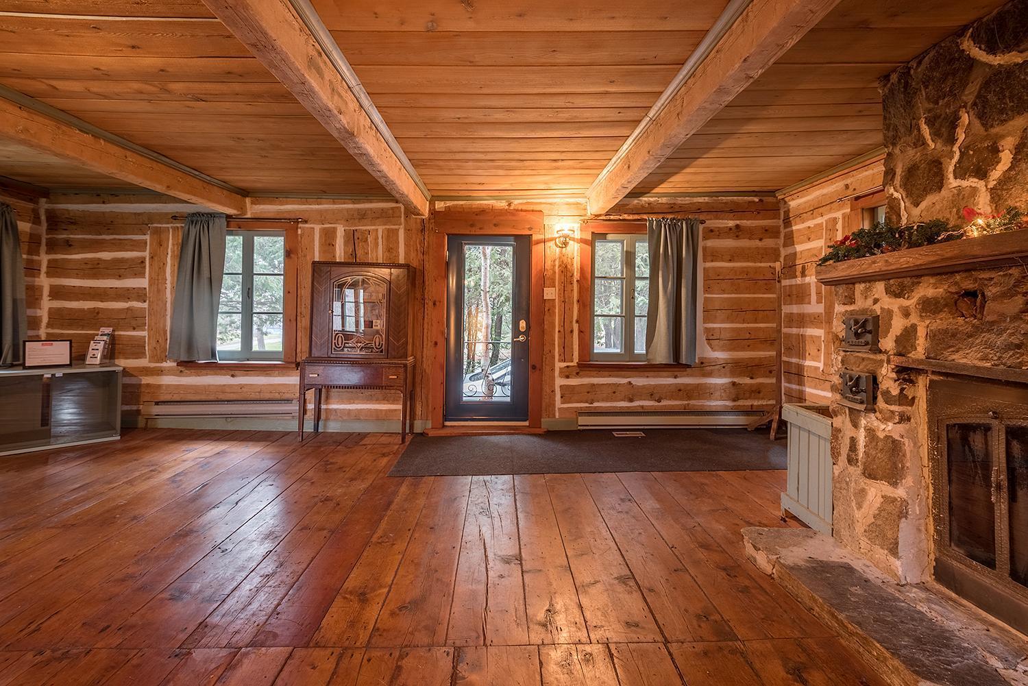 Ancestral Wooden Chalet - St-Gabriel De Brandon Mandeville Exterior foto